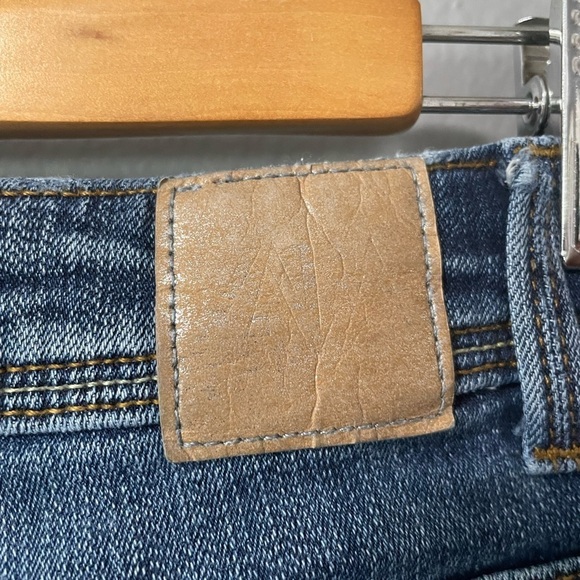 Zara skinny cropped zip fly five pockets blue jeans. Size 2 - Picture 6 of 7